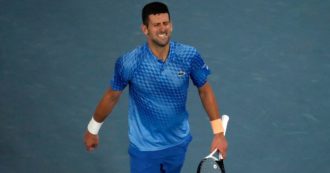 Copertina di Djokovic, il pianto a dirotto dopo la vittoria degli Australian Open: “È stato difficile dopo quello che è successo”