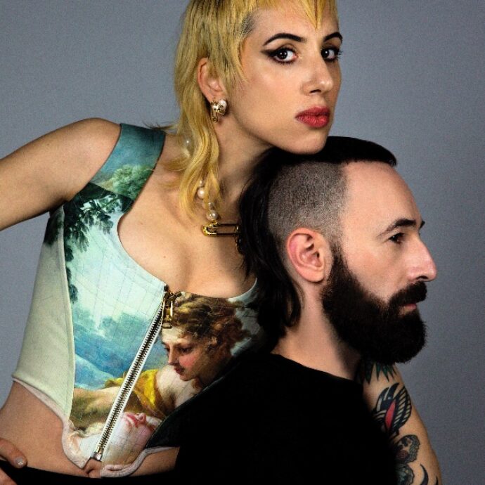 La separazione dei Coma_Cose lascia l’amaro in bocca ai fan, intanto California sarebbe “fidanzata da questa estate con un barman e imprenditore”