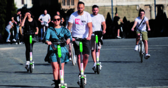 Copertina di Mobilità elettrica, uno studio avverte: “senza decrescita le batterie non bastano”