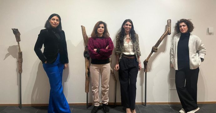 Copertina di Da Teheran a Bologna, le artiste iraniane: “Opere a sostegno delle proteste”