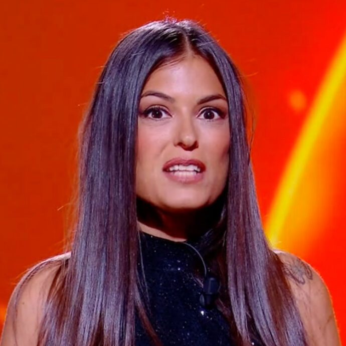 “Se potessi tornare indietro mi fermerei e mi curerei. Non posso cancellare quel periodo brutto, ma posso andare avanti”: così Sara Tommasi