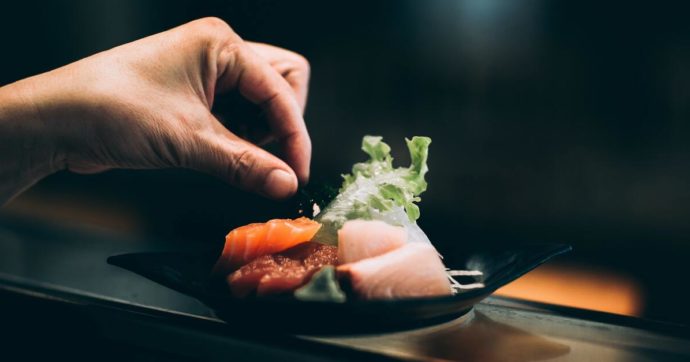 Terrore sul kaiten: i giapponesi scoprono che il sushi può non essere igienico