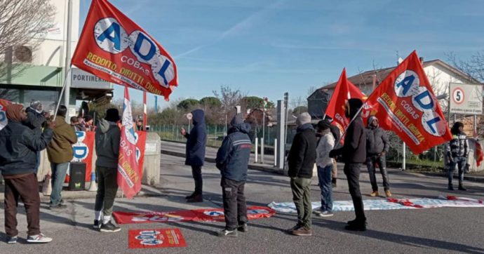 Parma, licenziati  31 facchini e operai dopo uno sciopero