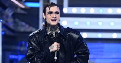 Copertina di Sanremo 2024, l’annuncio di Amadeus: il grande ritorno di Rosa Chemical e Paola e Chiara in piazza. Ma non solo