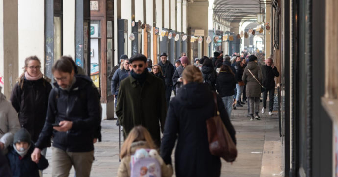 Resta elevato il “disagio sociale” degli italiani monitorato da Confcommercio. In dicembre solo un piccolo calo
