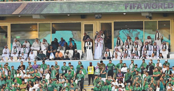 Bin Salman, sportwashing che passione. Dopo Ronaldo, ecco il Tour del deserto