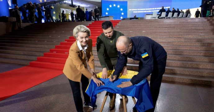 Kiev, gran défilé Ue. Ma niente di sicuro sui tempi di adesione