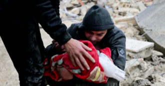 Copertina di Terremoto in Siria, la disperazione dei sopravvissuti tra le macerie della città di Jindayris