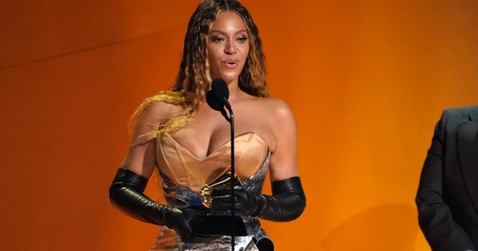 Grammy Awards, Beyoncé fa la storia. Maneskin a bocca asciutta: chi è Samara Joy, l’artista che gli ha “scippato” il premio