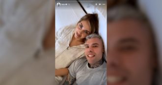 Copertina di Sanremo 2023, Fedez a letto con Chiara Ferragni: “Si sta ca***do addosso”. E l’influencer risponde così – Video