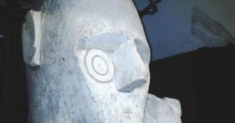 Copertina di Giganti di Mont’e Prama, l’archeologo: “Li hanno ridotti a feticci-marketing”