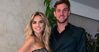 Copertina di Daniele Rugani, un altro tentativo di furto nella sua abitazione: “Salutiamo i nostri amici ladri che hanno rotto i c…”