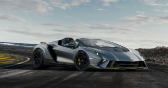 Copertina di Lamborghini Invencible e Auténtica, così il Toro dice addio al suo V12 termico – FOTO