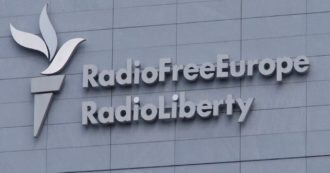 Copertina di Così l’invasione dell’Ucraina ha dato nuova linfa alla storica Radio Free Europe che nacque come “avamposto della Cia”