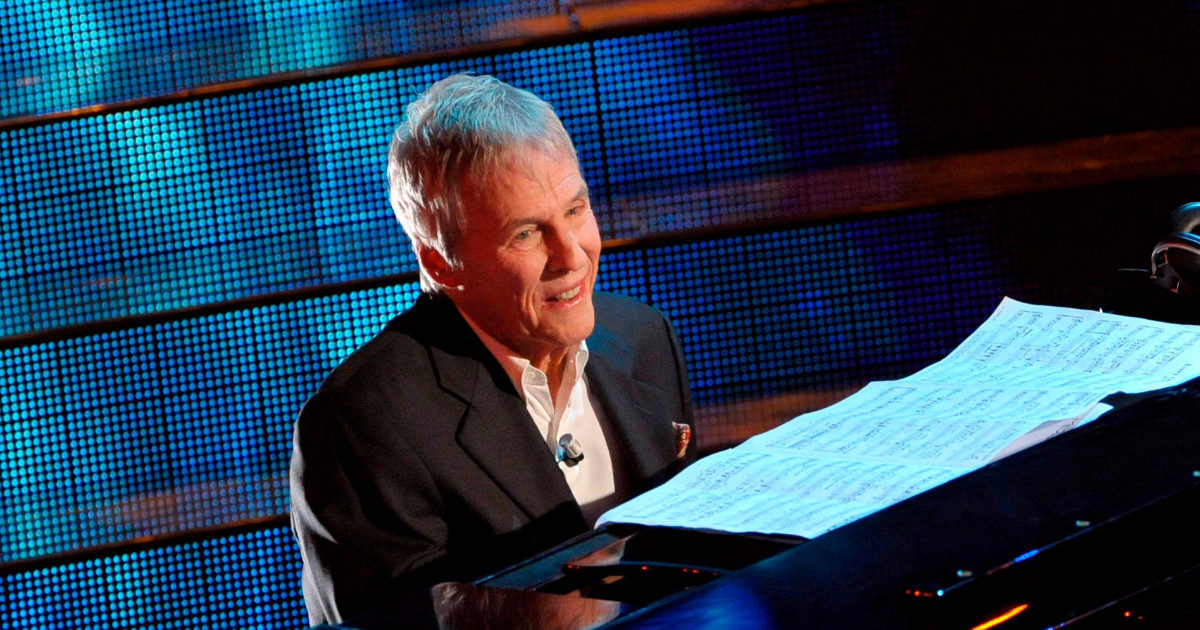 Burt Bacharach morto, addio al compositore premio Oscar autore di “I Say a Little Prayer” e “Walk on By”