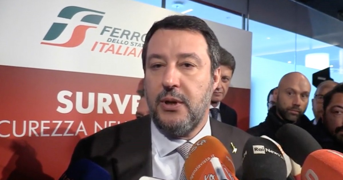Sanremo, Salvini: “Non commento Fedez, ho cose più importanti di cui occuparmi. Ho visto tre volte l’esibizione di Al Bano, Ranieri e Morandi”