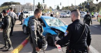 Copertina di Attentato a Gerusalemme, morti un bambino e un 20enne: palestinese li ha falciati con l’auto