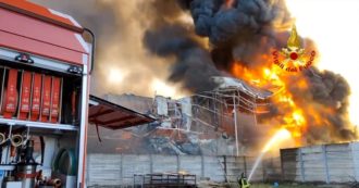 Copertina di Incendio in un salumificio nel Veronese, distrutto il sito produttivo: così le fiamme avvolgono l’azienda – Video