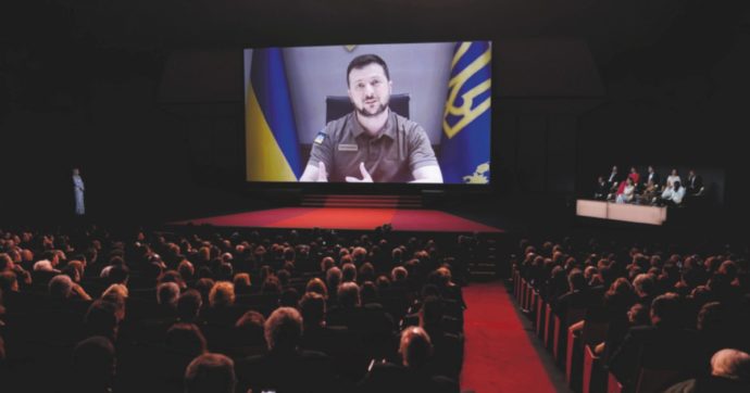 Al Festival stasera la letterina da Kiev: la Rai ancora al buio