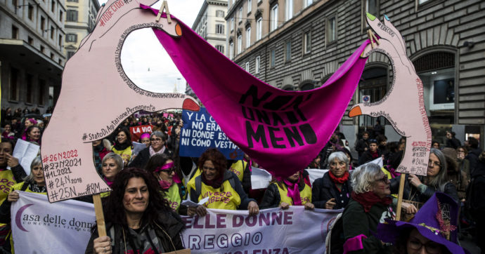 Copertina di Federica Fabrizio (Federippi): “Pop e femminismo, due mondi non più lontani”