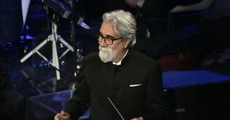 Copertina di È morto a 69 anni Beppe Vessicchio. Addio al direttore d’orchestra simbolo di Sanremo