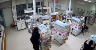 Copertina di Terremoto in Turchia, il video delle infermiere che salvano i bambini nel reparto di terapia neonatale