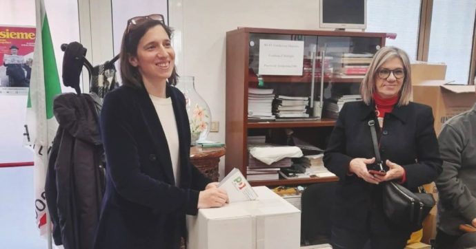 Bonaccini avanti ma Schlein vince in 2 circoli storici