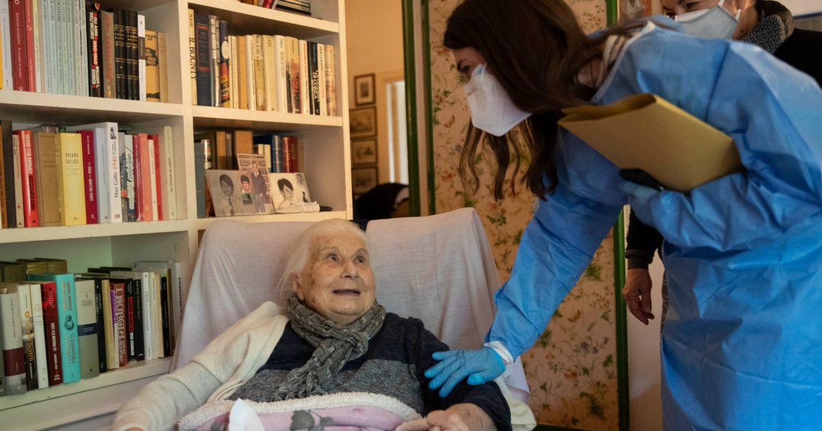 Ddl anziani non autosufficienti tra il “patto per la terza età” e i rischi per la sanità degli ultraottantenni: “L’assegno universale? Maquillage”