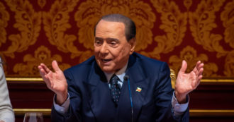 Copertina di Attacco a Zelensky, dopo le polemiche Silvio Berlusconi corregge il tiro: “Noi sempre al fianco dell’Ucraina”