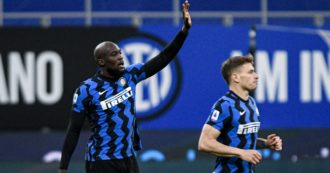 Copertina di Inter, alta tensione tra Lukaku e Barella durante la partita con la Sampdoria: ecco cosa si sono detti