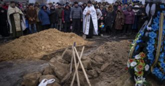 Copertina di Ucraina, le manovre di Mosca. Financial times: “Caccia e truppe al confine con Kiev”. E Oslo denuncia: “Navi con armi nucleari nel Baltico”