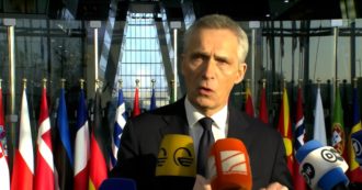 Copertina di Ucraina, Stoltenberg: “La guerra non è iniziata a febbraio, dal 2014 la Nato ha supportato Kiev con addestramenti ed equipaggiamenti”