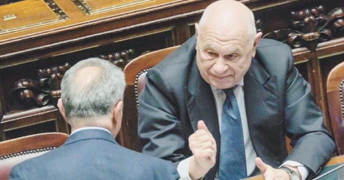 Nordio salva ancora Donzelli e Delmastro e difende il 41bis a Cospito: “È un pericolo”