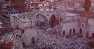 Copertina di Terremoto in Turchia, ecco come appare la città di Antiochia: le immagini della distruzione riprese dall’alto