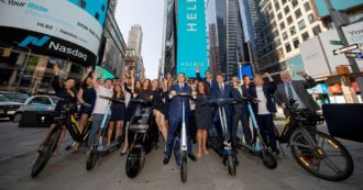 Copertina di Helbiz nei guai: i monopattini possono sparire da Wall Street