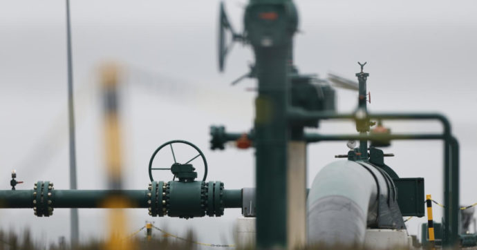Prezzo del gas sotto i 50 euro al megawattora per la prima volta dall’agosto 2021. Putin: “Domanda aumenterà”