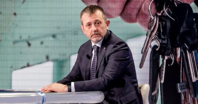 Delmastro: “Atto non segreto”. Lollobrigida all’assalto dei pm