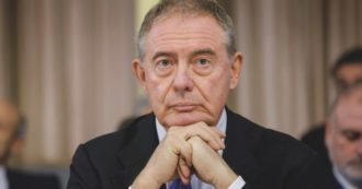 Copertina di Urso (ri)porta il suo amico editore al tavolo del ministero