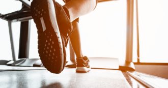Copertina di Arriva il farmaco “mima-sport” che convince i muscoli che si stanno allenando anche se non è vero: “Per il corpo è come allenarsi per la maratona”