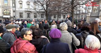 Copertina di Milano, artisti e associazioni in presidio davanti alla Scala per chiedere la pace in Ucraina: “Stop a invio di armi, avviare subito negoziato ad Assisi”