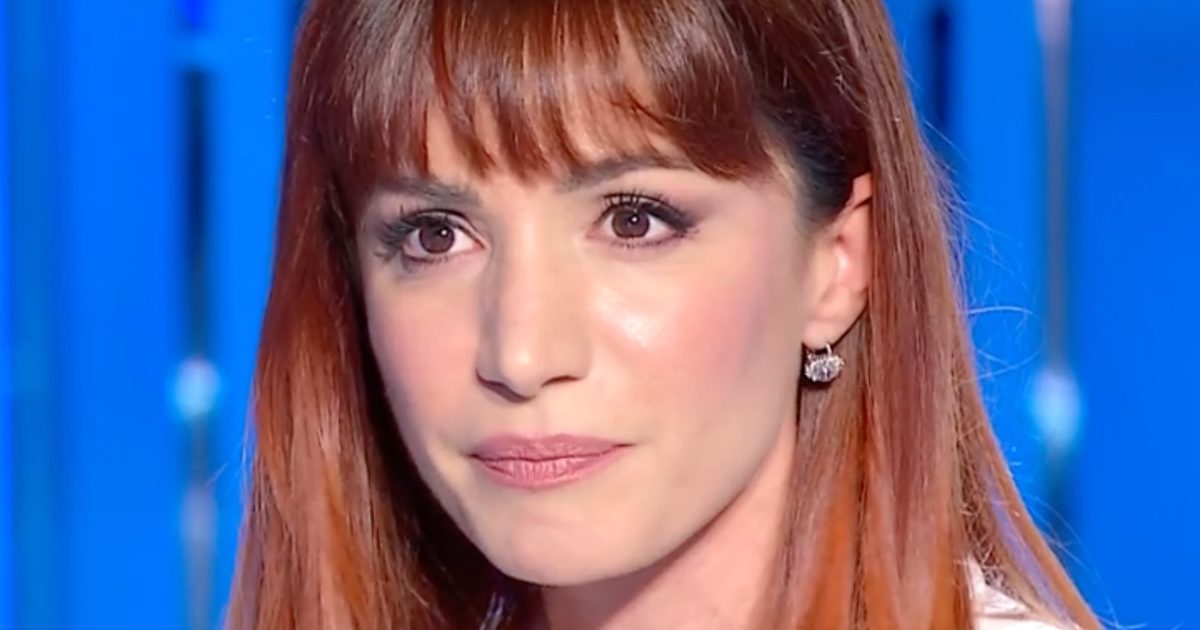 Andrea Delogu: “Il divorzio da Francesco Montanari mi ha spezzata. Ora amo un ragazzo più giovane di 16 anni e per questo ricevo tante critiche”