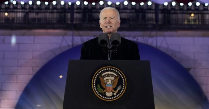 Ucraina, diretta – Biden a Varsavia: “Difenderemo la democrazia a ogni costo”. Putin sospende il trattato sul nucleare: “Ora più testate”
