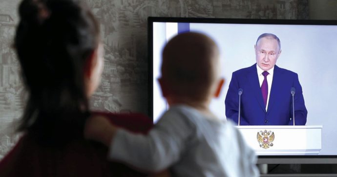 Putin: “Alt agli accordi sui missili nucleari, l’Occidente è il nemico”