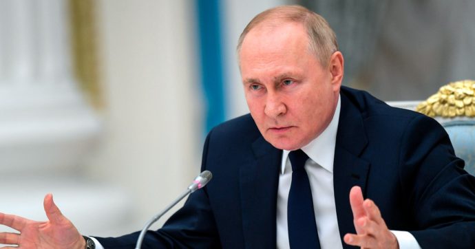 La Corte penale internazionale emette un mandato di arresto contro Putin. Kiev: “Decisione storica”. Per Mosca è “carta igienica”