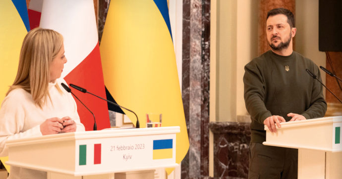 Zelensky umilia Meloni su Berlusconi: “Non gli hanno bombardato casa”