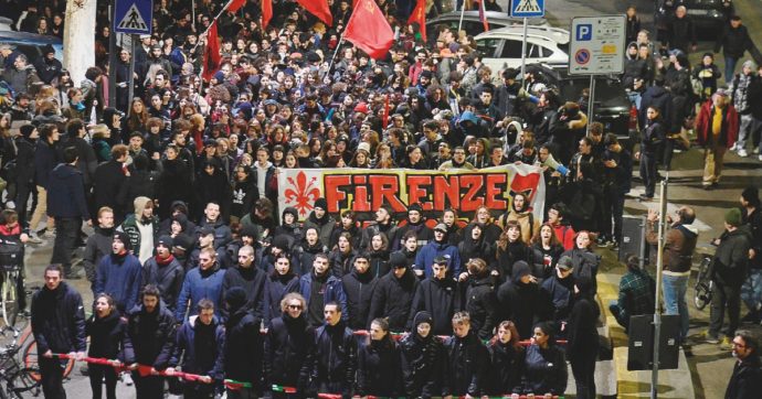 Copertina di Firenze, la preside scrive ai suoi studenti: “Il fascismo nato con i pestaggi per strada”