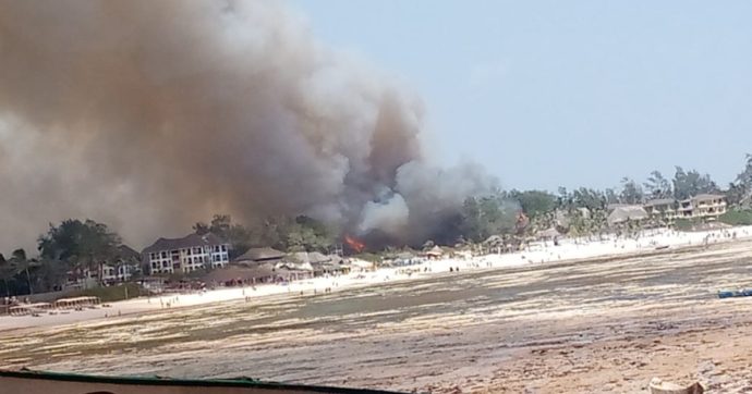 Kenya, incendio in resort italiano a Watamu: turisti in fuga. Due ricoverate all’ospedale di Malindi. Villaggio quasi totalmente distrutto