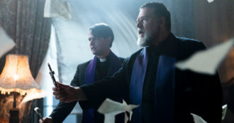 Copertina di L’esorcista del Papa, Russell Crowe è padre Amorth. Più Codice da Vinci che il capolavoro di William Friedkin