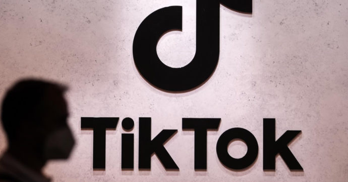 La Commissione e Consiglio Ue vietano l’uso di TikTok ai suoi funzionari. Il commissario Breton: “Siamo attenti a proteggere i nostri dati”