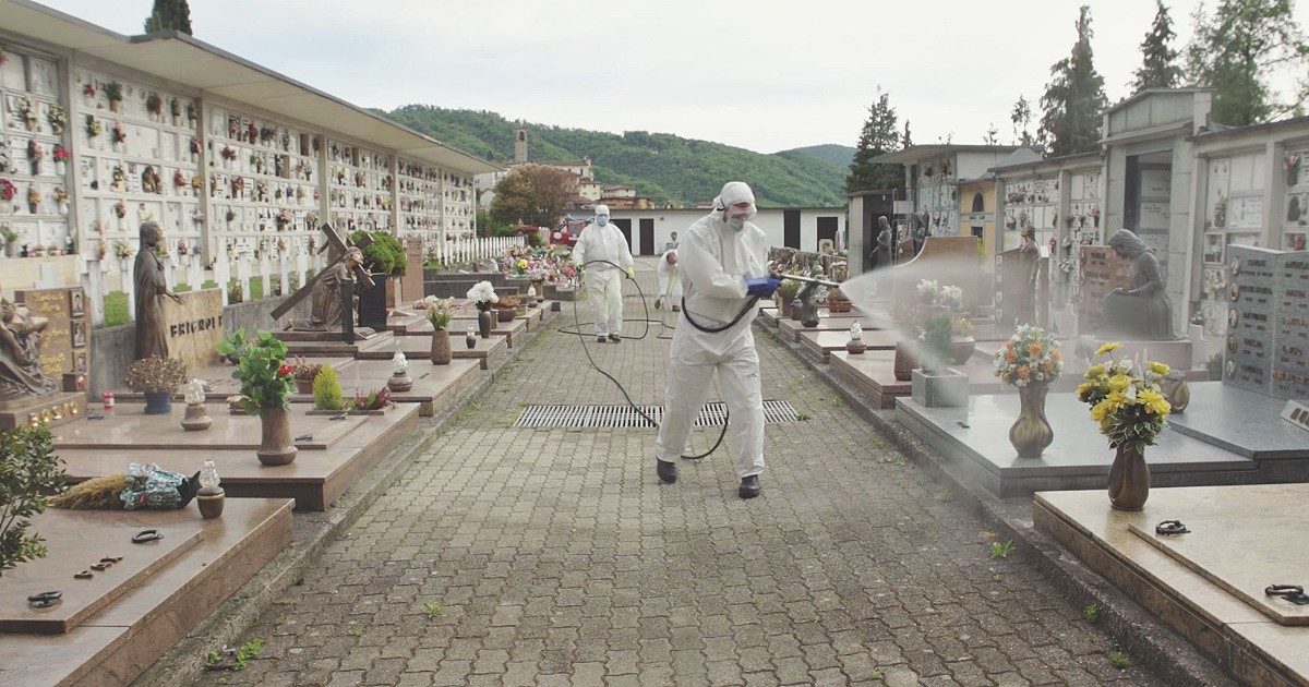 Le mura di Bergamo, un film documentario esemplare sul dolore e la resistenza in piena pandemia da Covid